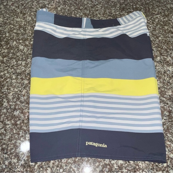 Patagonia Mens Board shorts - Picture 4 of 7